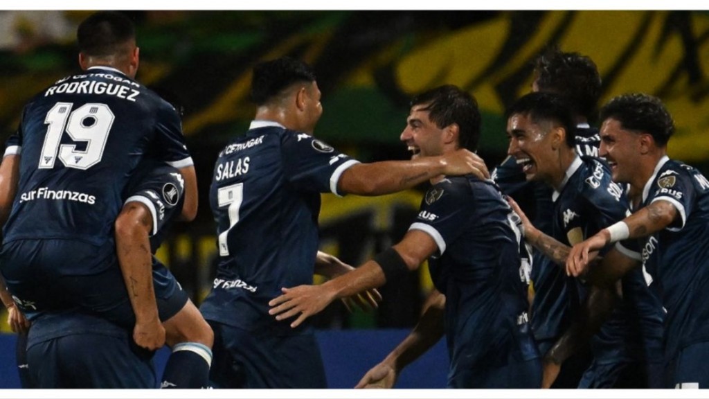Racing brilló en Colombia: goleó 4-0 a Bucaramanga y es líder del Grupo E