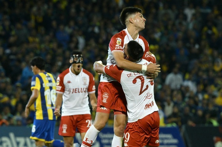 Sorpresa en el Gigante: Huracán eliminó a Central y se metió en semifinales con autoridad