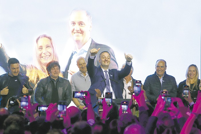 ¡Adorni ganó en la Ciudad! La Libertad Avanza enterró al PRO y puso fin a 17 años de hegemonía amarilla