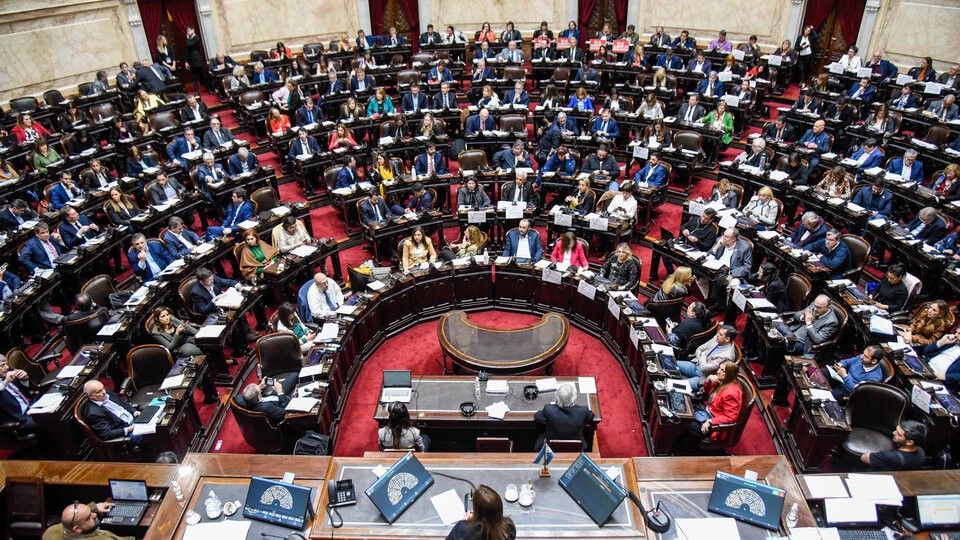 El oficialismo bloqueó la comisión que investiga la estafa con criptomonedas promocionada por Milei