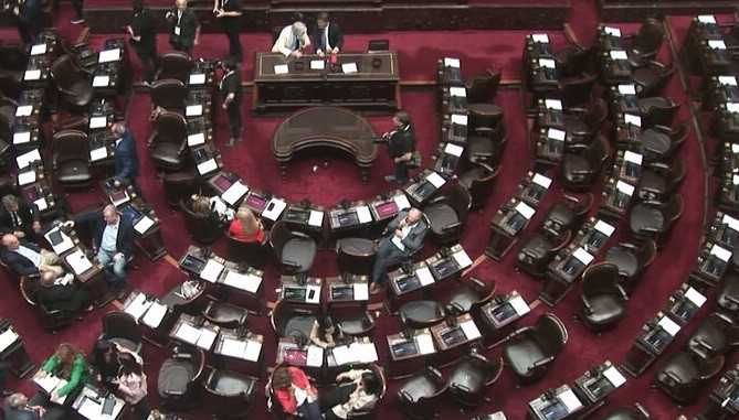 Fracasa la sesión en Diputados por falta de quórum: el oficialismo bloqueó el debate sobre jubilaciones y la emergencia por el temporal