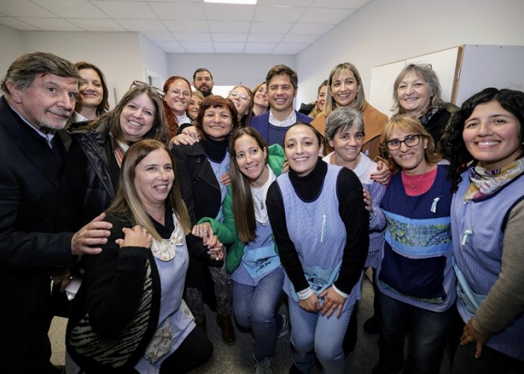 Kicillof en Azul: “Aunque se enojen, no van a poder destruir este jardín”