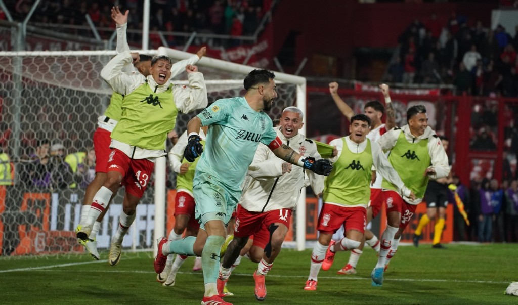 Huracán eliminó a Independiente por penales y jugará la final del Torneo Apertura tras 52 años
