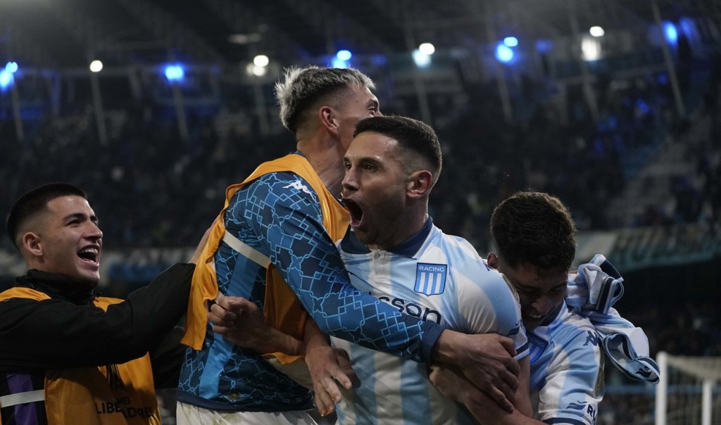 Maravilla en el Cilindro: Racing ganó sobre la hora, fue primero en su grupo y sueña en grande en la Libertadores