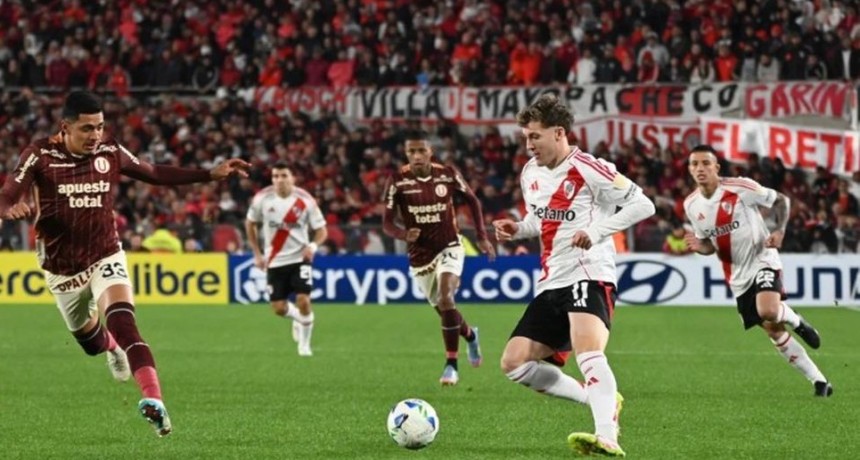 River empat&oacute; con Universitario en el Monumental antes del Mundial de Clubes