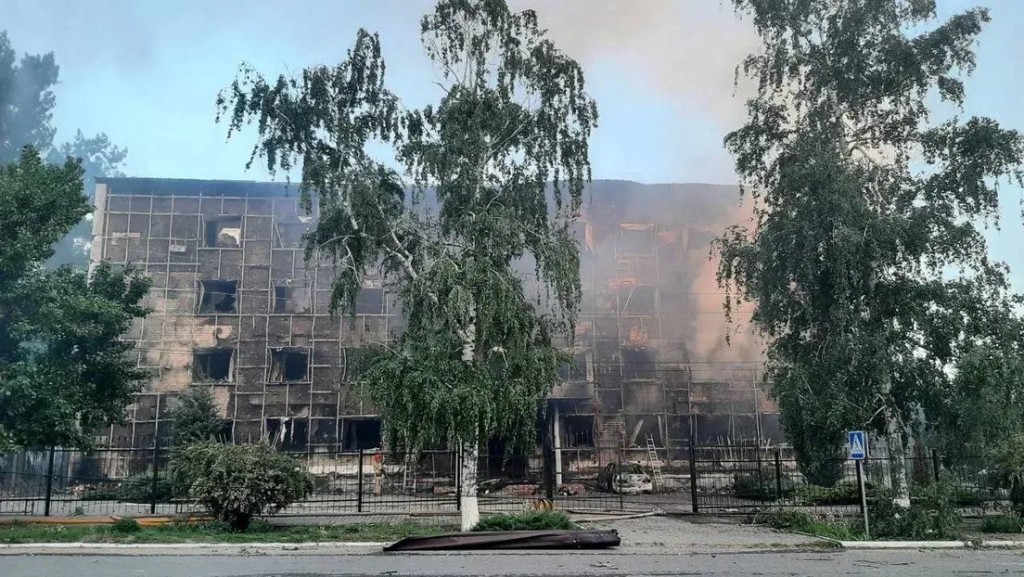 HORROR EN LA MADRUGADA: denuncian muertos y decenas de heridos tras un ataque de Kiev contra una residencia estudiantil en Lugansk