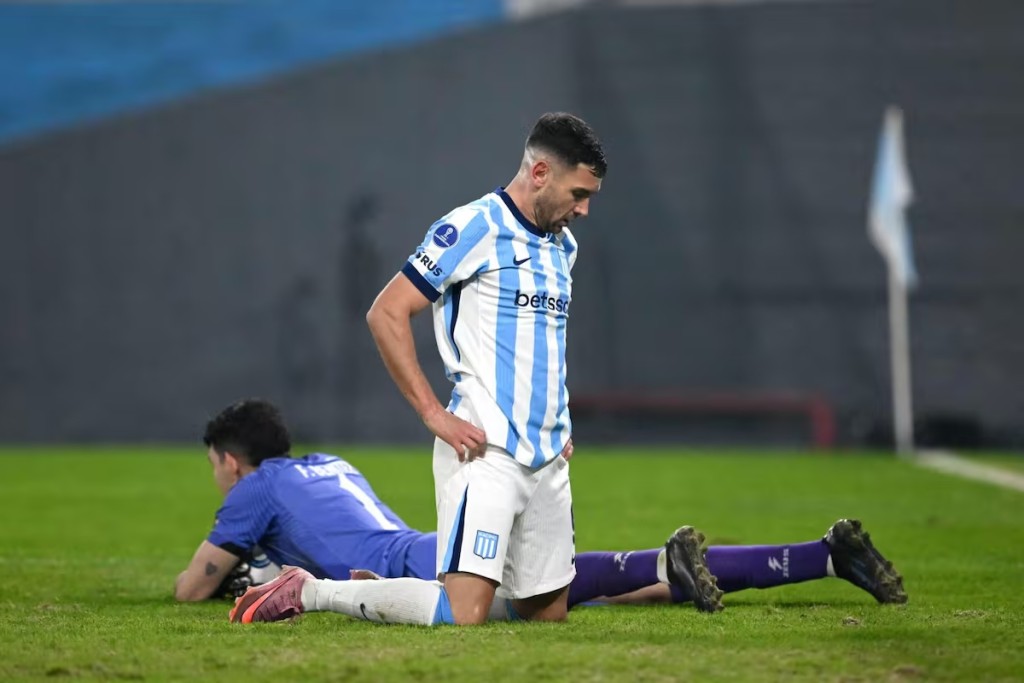 PAPEL&Oacute;N TOTAL EN AVELLANEDA: Racing lo ten&iacute;a ganado, se derrumb&oacute; al final y qued&oacute; afuera de la Sudamericana
