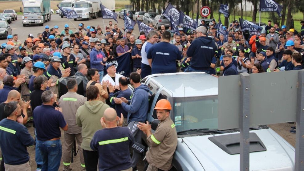 FUERTE PARO ACEITERO Y ALERTA ECON&Oacute;MICA: el conflicto salarial amenaza con frenar un sector clave