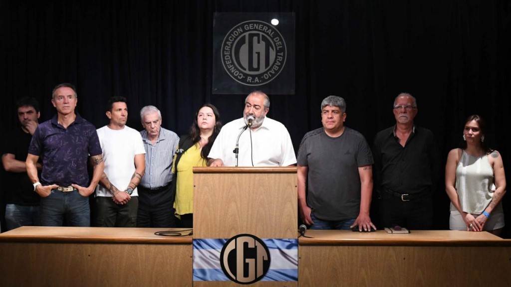 Revés demoledor para Milei: la Justicia tumbó los artículos “antihuelga” del DNU y le marcó la cancha al Ejecutivo
