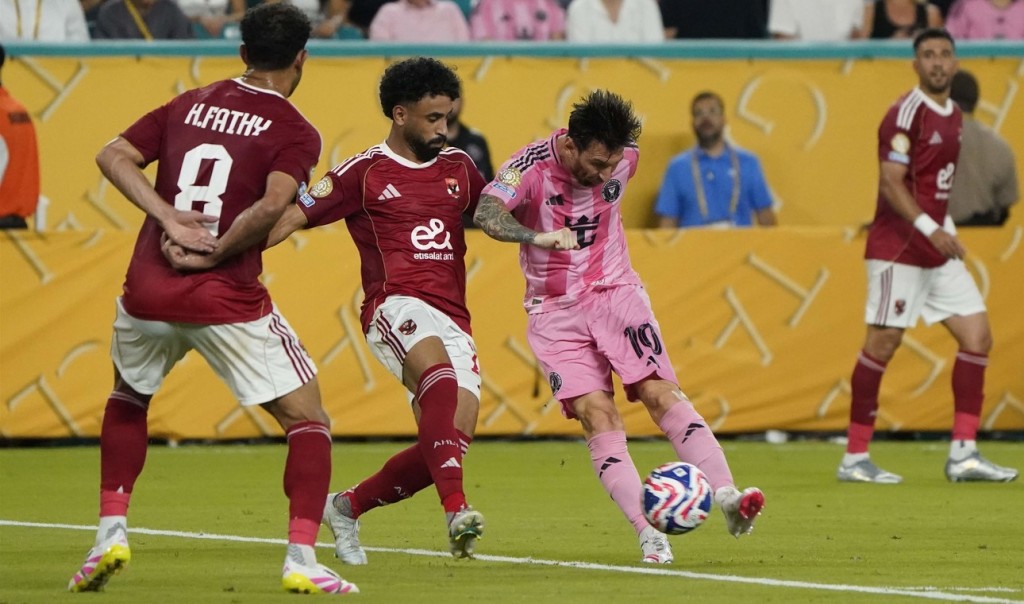 Messi reventó los palos y Ustari fue héroe: Inter Miami debutó con empate ante Al Ahly en un partidazo