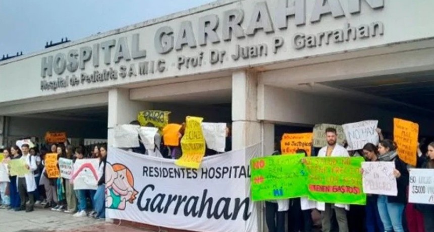 Escándalo por el Garrahan: sin oferta del Gobierno, los trabajadores paran y marchan a Plaza de Mayo