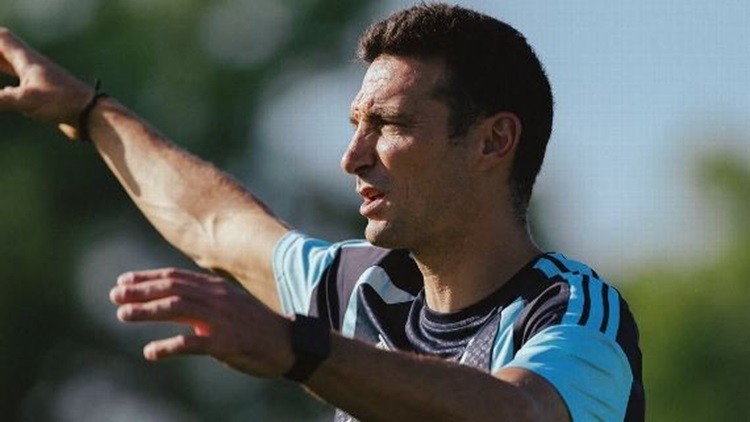 SCALONI MUEVE LAS FICHAS: confirm&oacute; al arquero ante Honduras y revel&oacute; qu&eacute; har&aacute; con los lesionados antes del Mundial