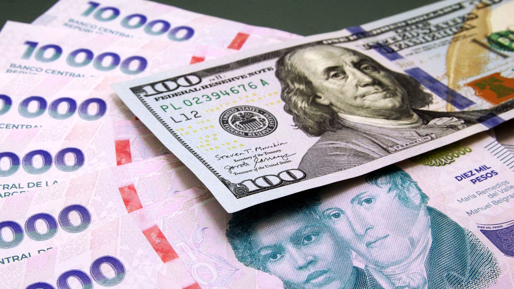 ALARMA POR EL D&Oacute;LAR: compras r&eacute;cord y temor a una devaluaci&oacute;n vuelven a encender se&ntilde;ales de riesgo en la econom&iacute;a