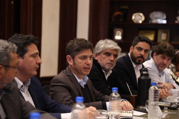 &iexcl;DURO CRUCE CON MILEI! Kicillof recibi&oacute; a l&iacute;deres sindicales internacionales y rechaz&oacute; la reforma laboral