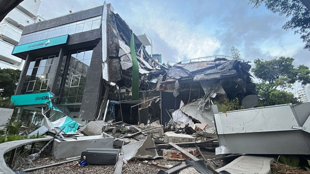 TERROR Y DESTRUCCI&Oacute;N EN VENEZUELA: dos fuertes terremotos provocaron derrumbes y p&aacute;nico en Caracas