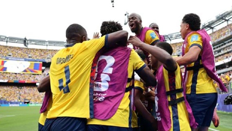 HAZA&Ntilde;A DE ECUADOR: remont&oacute; un partidazo ante Alemania y se meti&oacute; en los dieciseisavos del Mundial