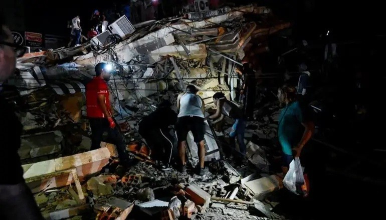 DEVASTACI&Oacute;N EN VENEZUELA: subieron a 235 los muertos y hay m&aacute;s de 4.300 heridos por los terremotos