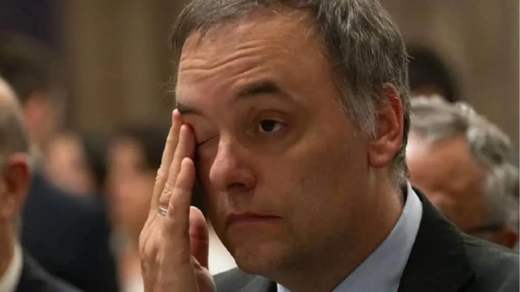 CRISIS ABIERTA EN LA CASA ROSADA: Adorni se fue acorralado y Santilli asoma como posible reemplazo