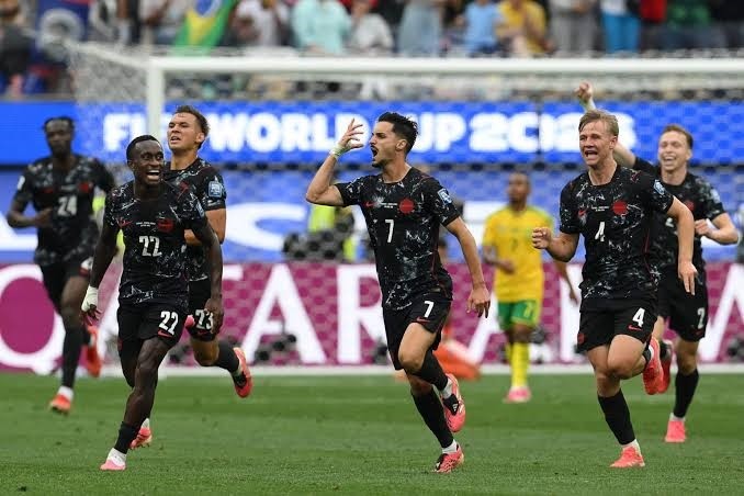 GOLAZO AG&Oacute;NICO Y LOCURA CANADIENSE: Canad&aacute; sufri&oacute; ante Sud&aacute;frica y se meti&oacute; en octavos del Mundial
