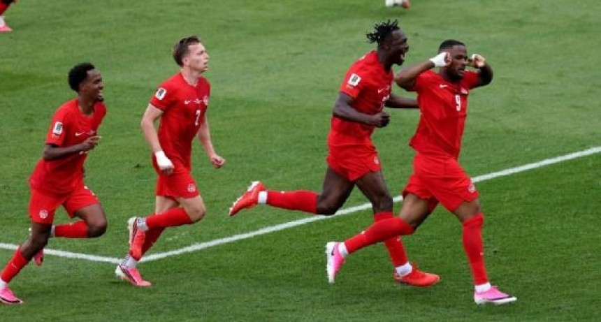 DRAM&Aacute;TICO EMPATE EN TORONTO: Canad&aacute; reaccion&oacute; sobre el final y evit&oacute; un debut amargo en el Mundial