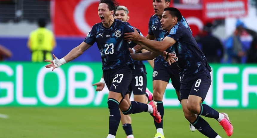&iexcl;HEROICO TRIUNFO! Paraguay resisti&oacute; con diez, elimin&oacute; a Turqu&iacute;a y sigue so&ntilde;ando en el Mundial 2026