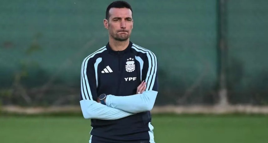 REVOLUCI&Oacute;N EN LA SELECCI&Oacute;N: Scaloni cambiar&iacute;a casi todo ante Jordania y Messi comenzar&iacute;a como suplente