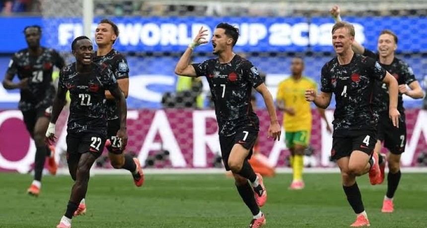GOLAZO AG&Oacute;NICO Y LOCURA CANADIENSE: Canad&aacute; sufri&oacute; ante Sud&aacute;frica y se meti&oacute; en octavos del Mundial