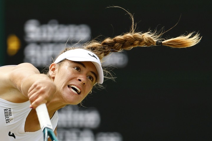 Bomba en Wimbledon: Solana Sierra mete octavos, rompe una maldición de 20 años y sueña en grande