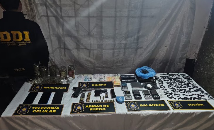 Cayeron con todo: desmantelan búnker narco en Virrey del Pino y arrestan a “La Vieja” y su banda