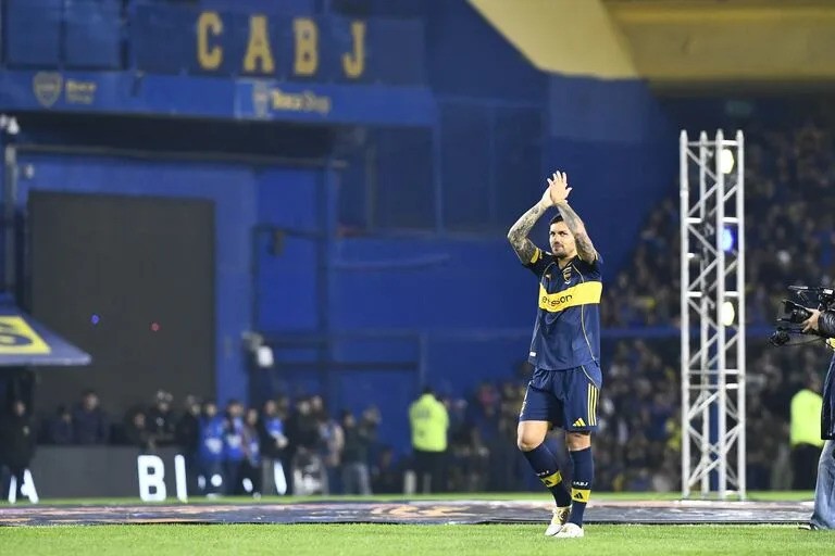 Paredes volvió a Boca y La Bombonera explotó: lágrimas, cánticos y promesa de títulos