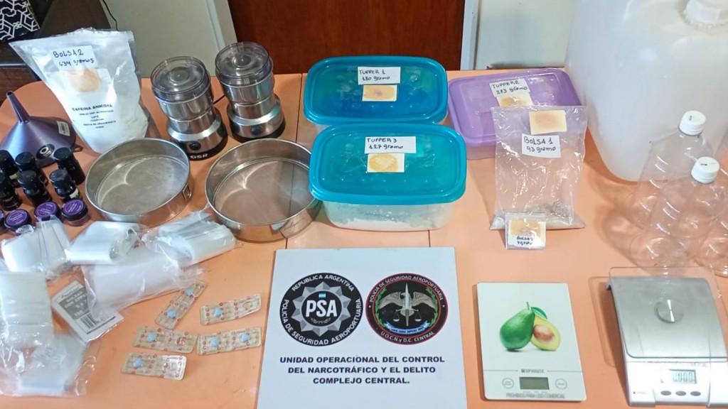 Tusi, LSD y marihuana: desmantelan laboratorio narco en pleno AMBA y caen cuatro extranjeros