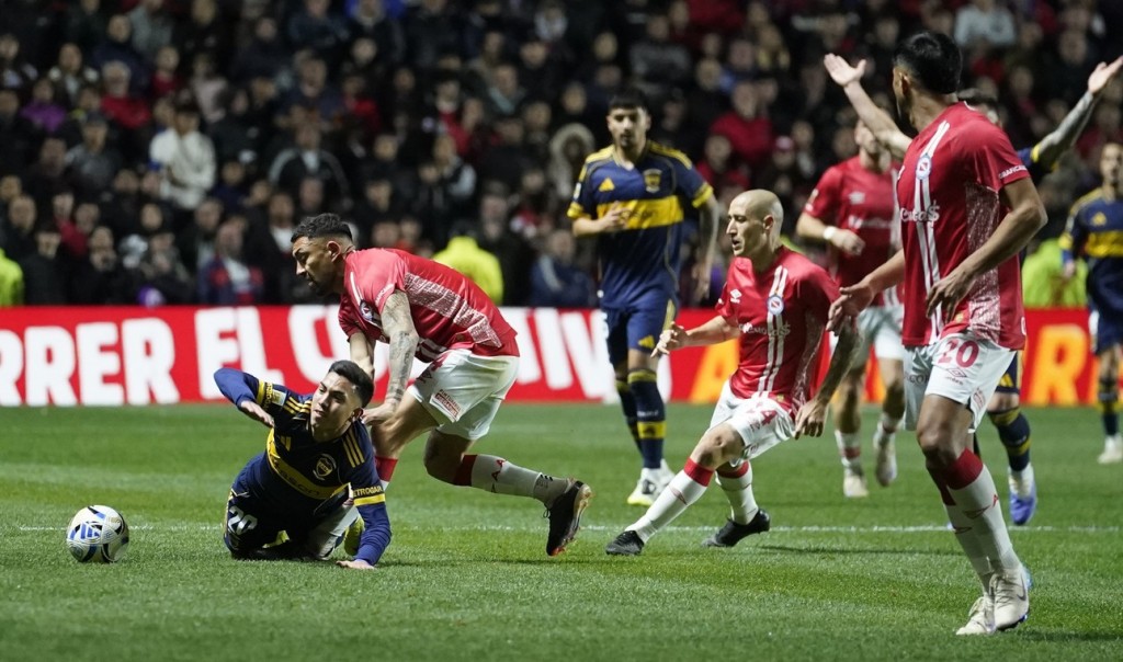 Boca arrancó dormido: empató sin goles ante Argentinos en un debut para el olvido