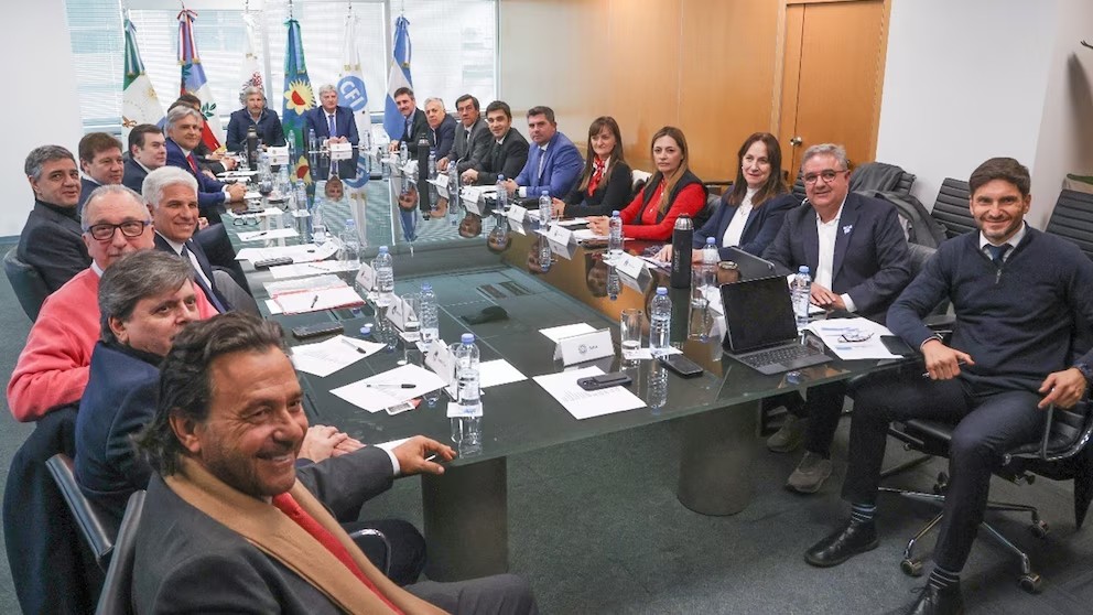 Tensión en aumento: gobernadores cruzan al Gobierno por abandono de rutas y obras públicas