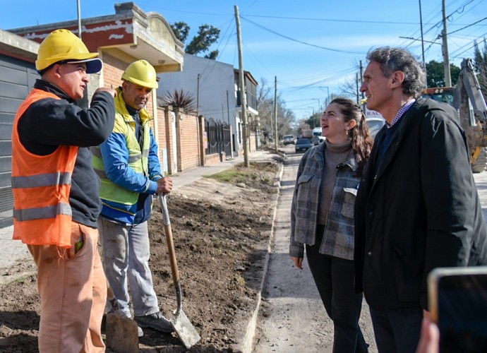 Katopodis y Mariel Fernández desafían el ajuste: recorren obras viales clave en Moreno y apuntan contra Milei