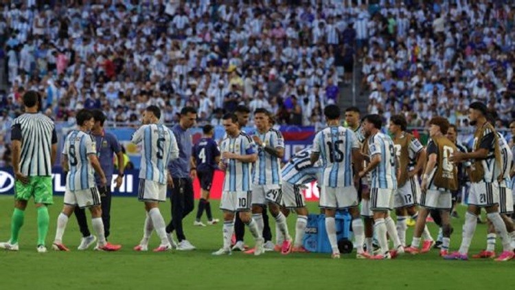ARGENTINA SOBREVIVI&Oacute; EN MIAMI: sufri&oacute; ante Cabo Verde, gan&oacute; en el alargue y jugar&aacute; con Egipto