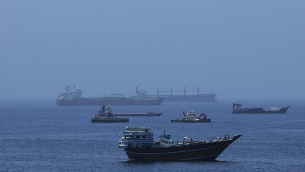 ALARMA GLOBAL POR ORMUZ: el estrecho queda casi paralizado en plena escalada entre Estados Unidos e Ir&aacute;n