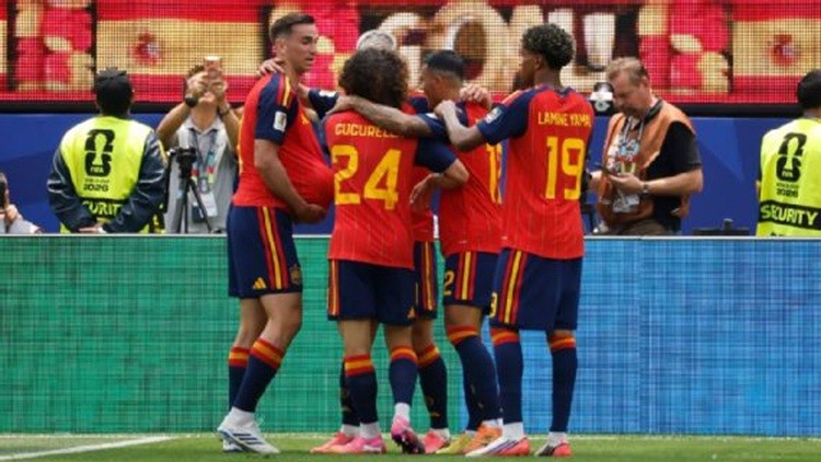 ESPA&Ntilde;A APROVECH&Oacute; LOS REGALOS DE B&Eacute;LGICA: gan&oacute; sobre el final y jugar&aacute; la semifinal contra Francia
