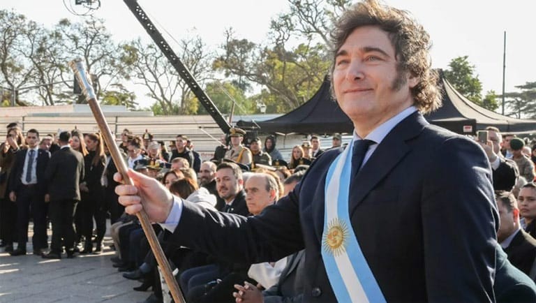 ENCUESTAS ENCIENDEN ALARMAS PARA MILEI: crece la imagen negativa y el rechazo complica el 2027
