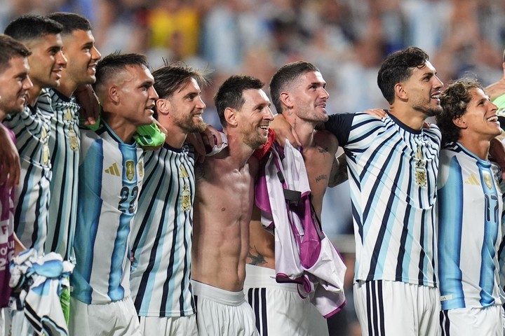 ARGENTINA-INGLATERRA, UNA SEMIFINAL CON HISTORIA: hora, formaciones y d&oacute;nde ver en vivo el duelo por el Mundial 2026