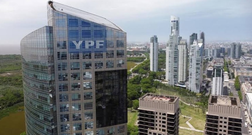 LA CAJA OPACA DE YPF LLEGA A LA CORTE: reclaman saber c&oacute;mo reparte millones en pauta publicitaria