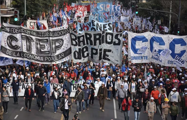 San Cayetano en las calles: gremios y movimientos marchan contra el ajuste de Milei
