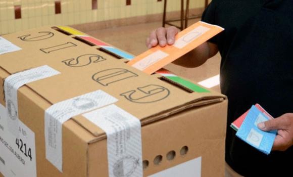 Milei arrasó con el PRO y el peronismo selló su unidad para las elecciones de octubre