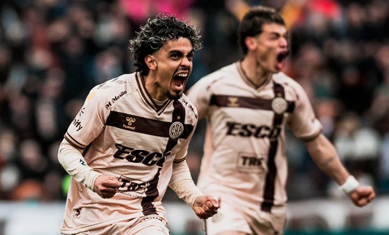 Escándalo y emoción en Vicente López: Platense vence a San Lorenzo con un doblete de Martínez