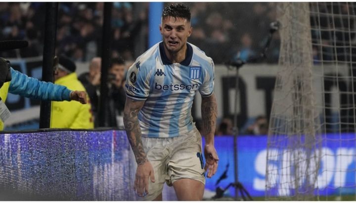 Racing con ayuda arbitral elimina a Peñarol: una noche para la historia en Avellaneda