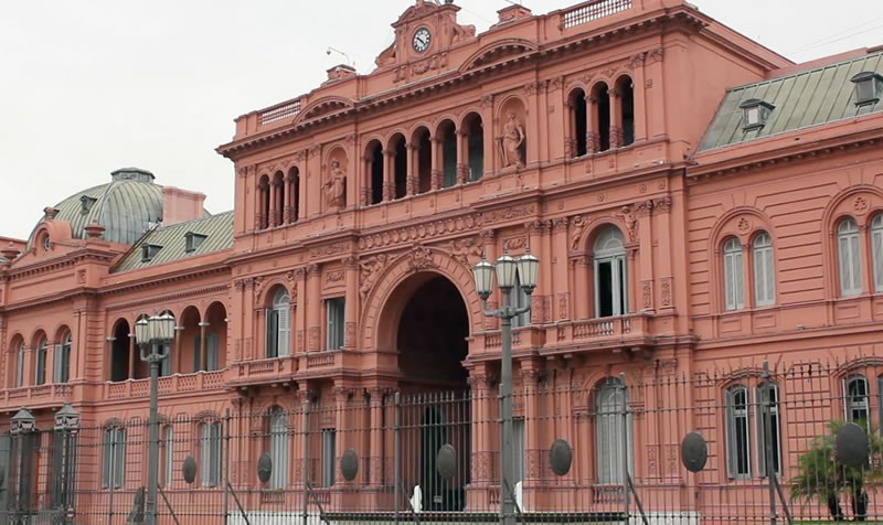 Escándalo total: audios, coimas y allanamientos que hacen temblar a la Casa Rosada