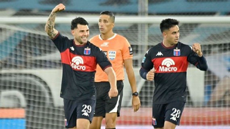 GOLPAZO EN EL CILINDRO: Tigre aplast&oacute; a Racing, le quit&oacute; el invicto y desat&oacute; el enojo de los hinchas