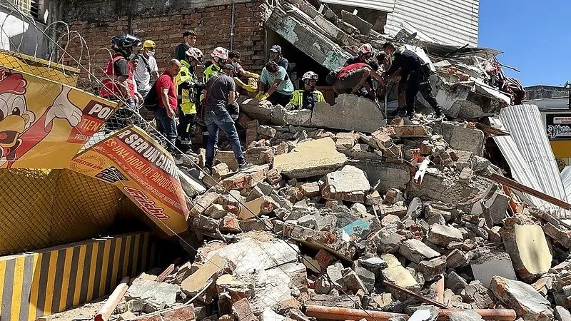 TRAGEDIA EN COLOMBIA: el terremoto dej&oacute; 111 muertos y contin&uacute;a la b&uacute;squeda desesperada entre los escombros