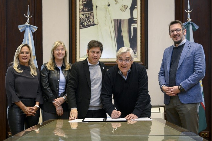 KICILLOF PONE $16.200 MILLONES EN JUEGO: acelera la asistencia a los municipios para obras y servicios