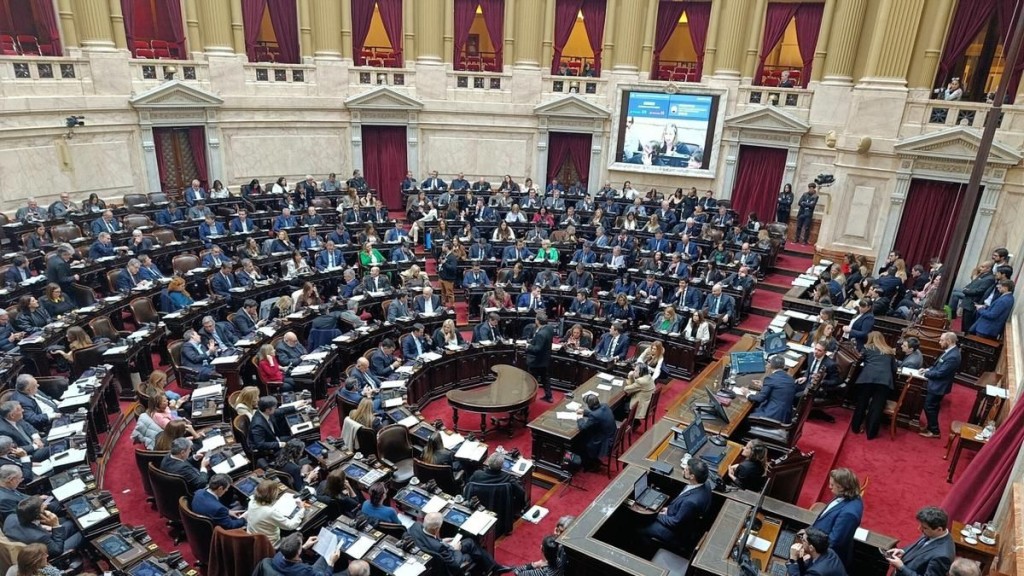 GOLPE Y ADVERTENCIA PARA MILEI: el Gobierno gan&oacute; dos votaciones, pero la oposici&oacute;n se reorganiza
