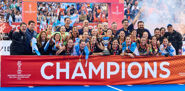 &iexcl;LAS LEONAS SON CAMPEONAS DEL MUNDO! Argentina venci&oacute; a Pa&iacute;ses Bajos y volvi&oacute; a levantar la Copa
